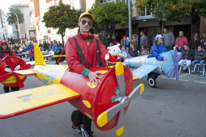 Artefactos y grupos menores en el desfile del Carnaval de Badajoz