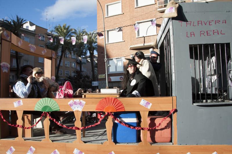 Artefactos y grupos menores en el desfile del Carnaval de Badajoz