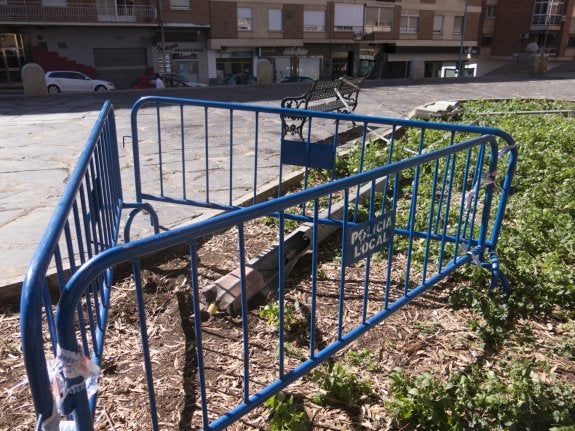 Farola derribada por el viento en Badajoz.