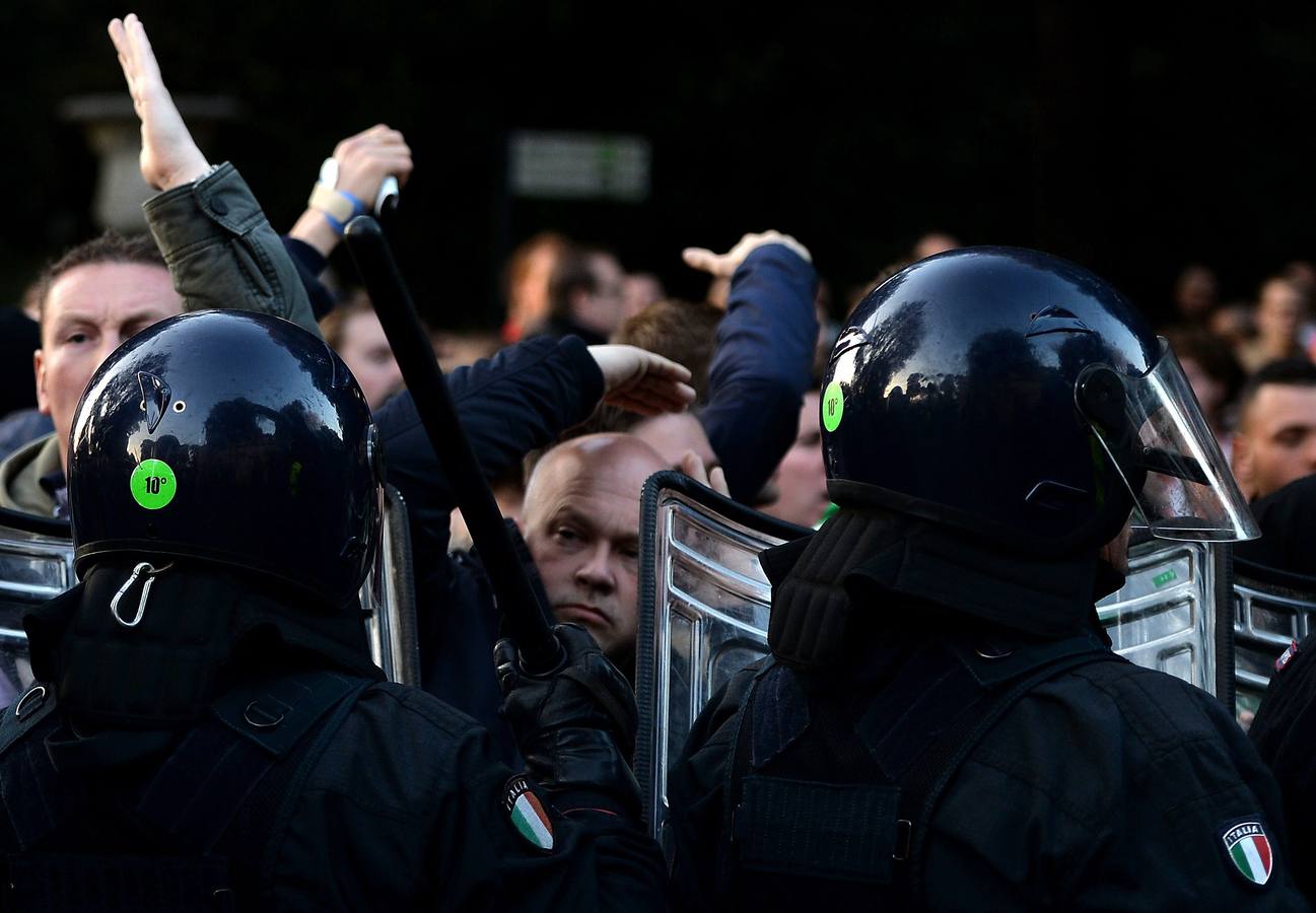 Hinchas del Feyenoord provocan graves disturbios en Roma