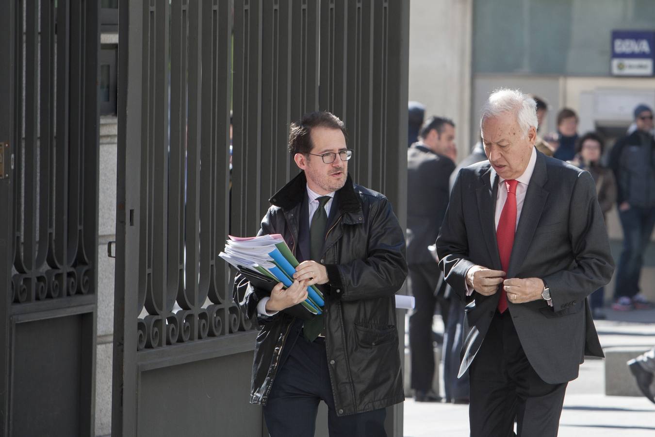 El ministro de Exteriores, José Manuel García-Margallo, llega al Congreso de los Diputados.