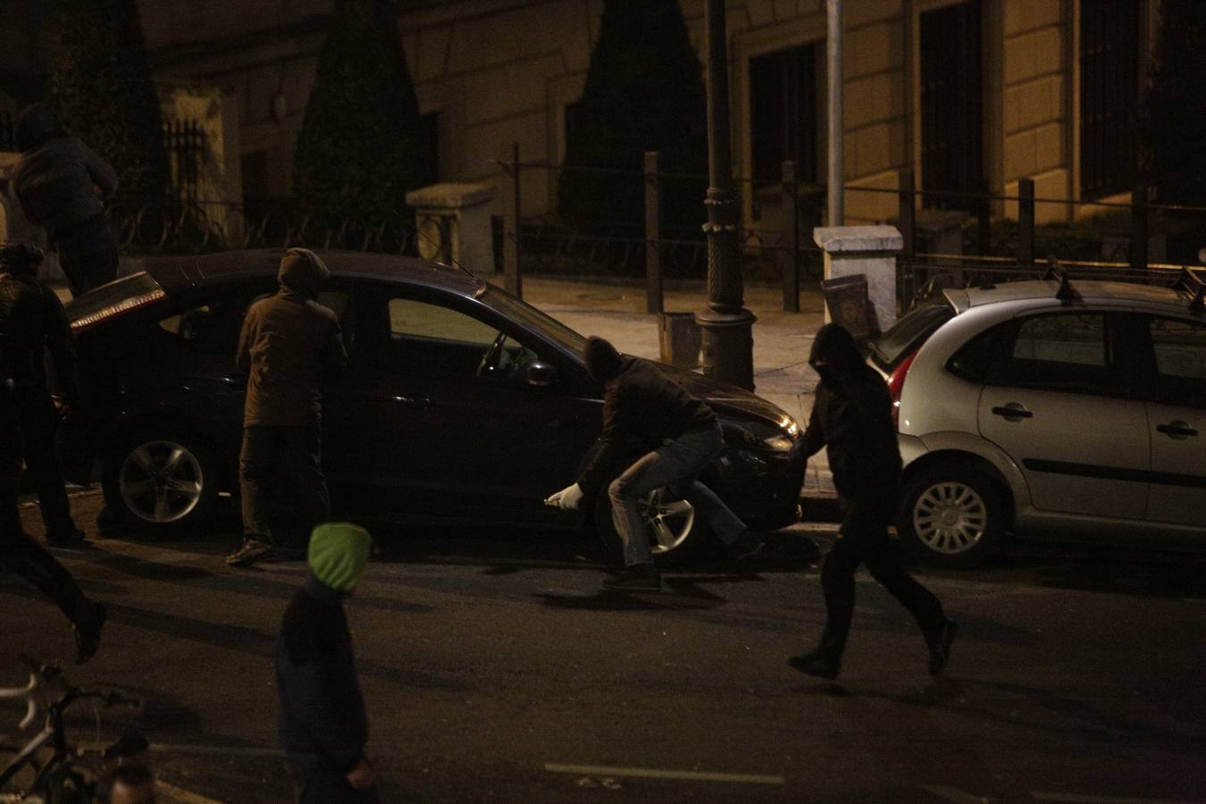 Batalla campal en Vitoria tras la manifestación en memoria de las víctimas del 3 de marzo
