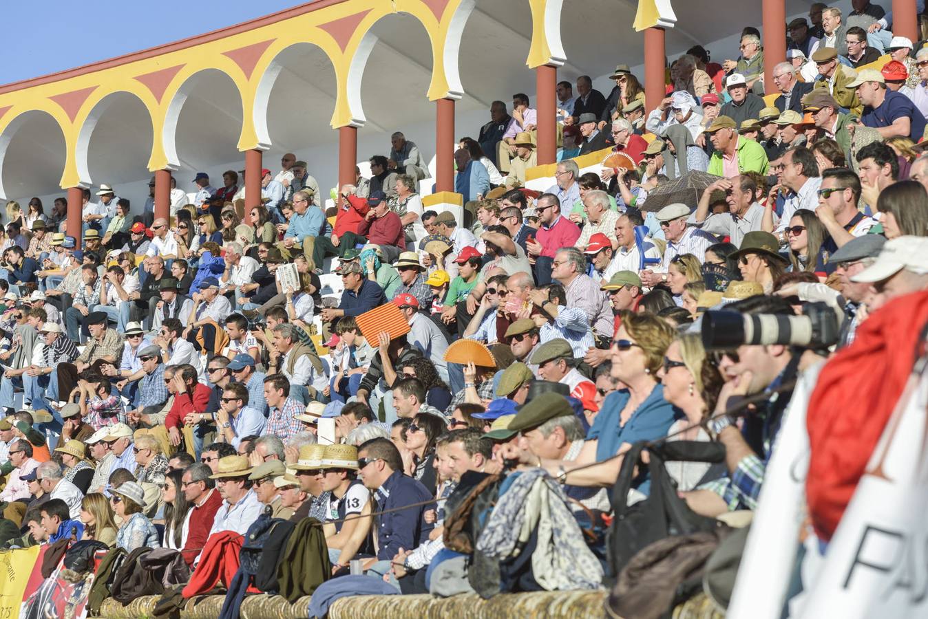Ambiente en la plaza de toros de Olivenza 2014