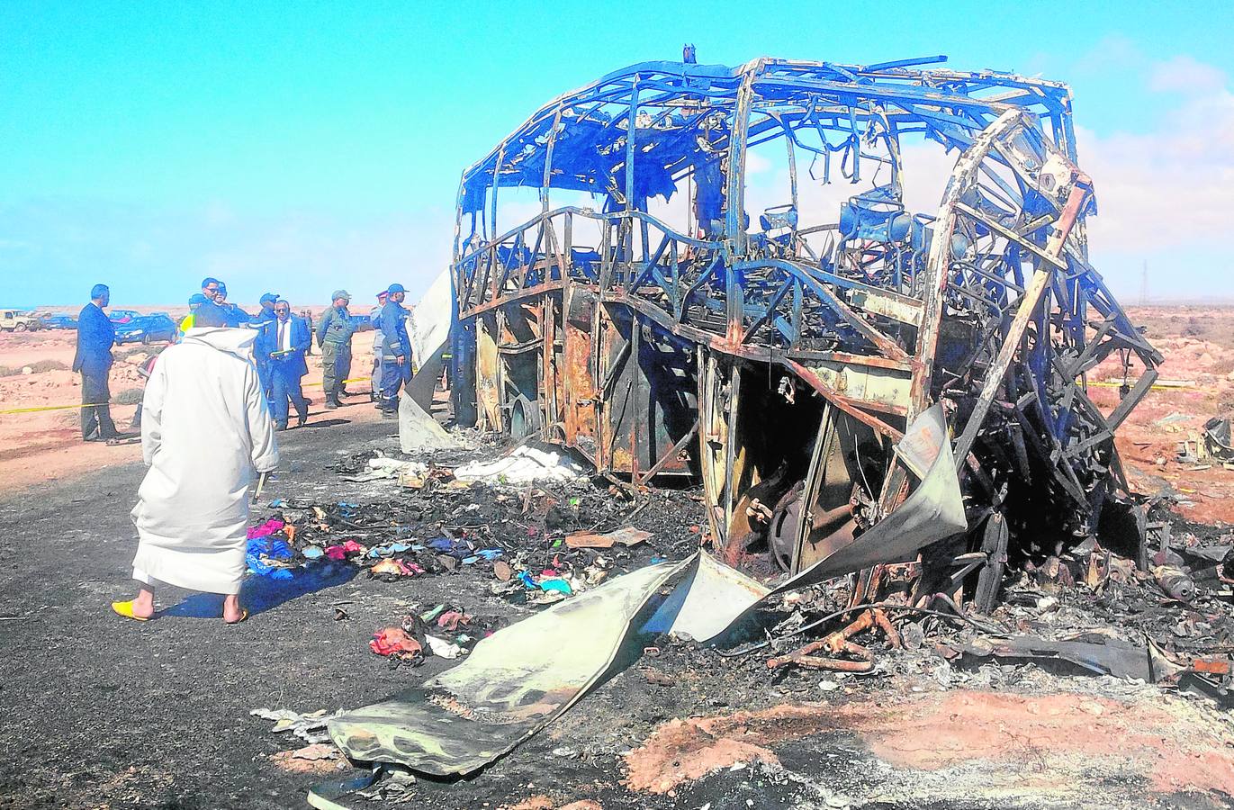 Viernes, 10 de abril: Al menos 33 personas murieron, muchos de ellos niños, y otras nueve resultaron heridas en un accidente ocurrido en la provincia de Tan-Tan, al sur de Marruecos, cuando un autobús colisionó contra un camión y se incendió.