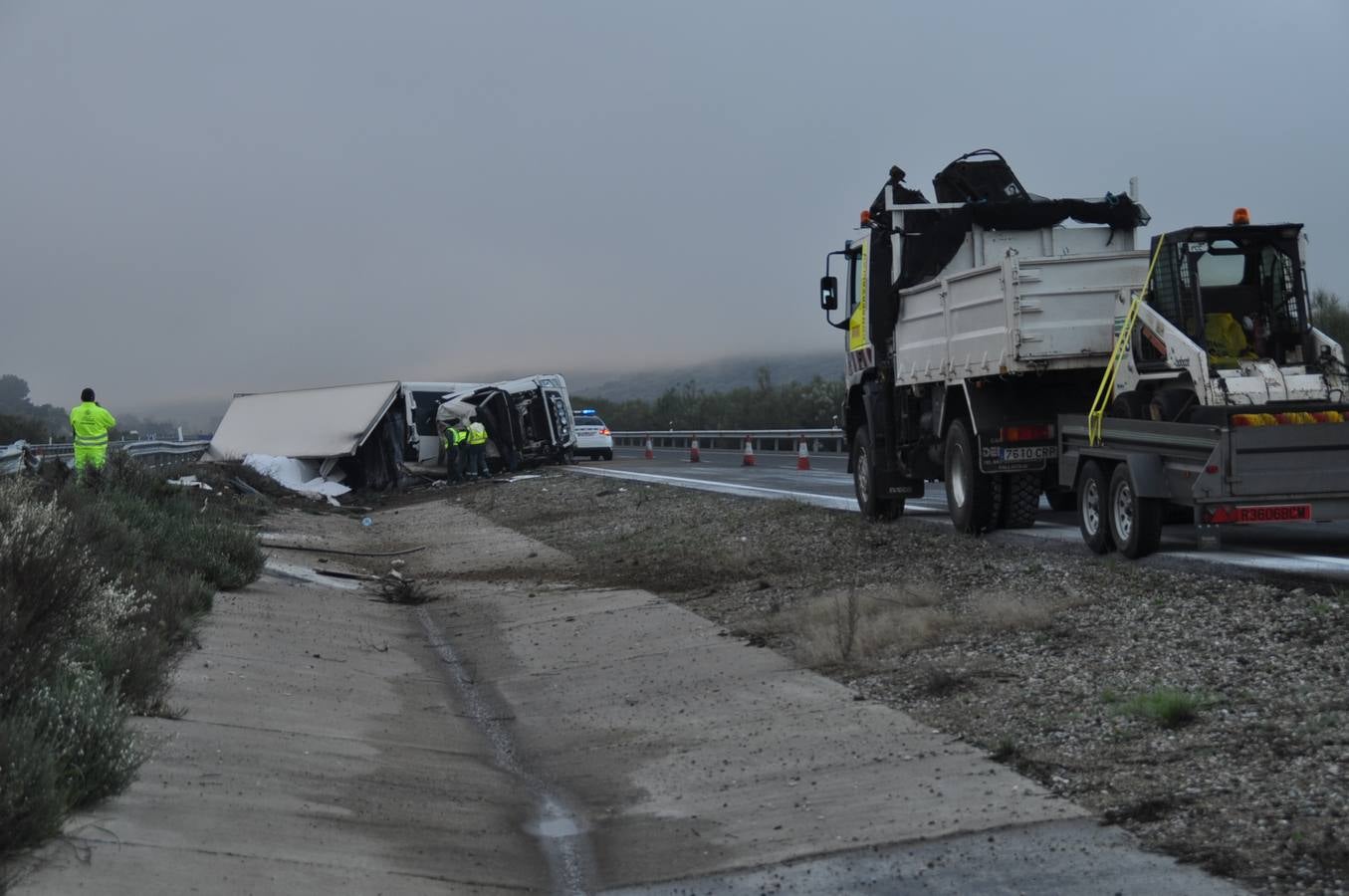 Vuelca un camión en la A-66 cerca de Monesterio