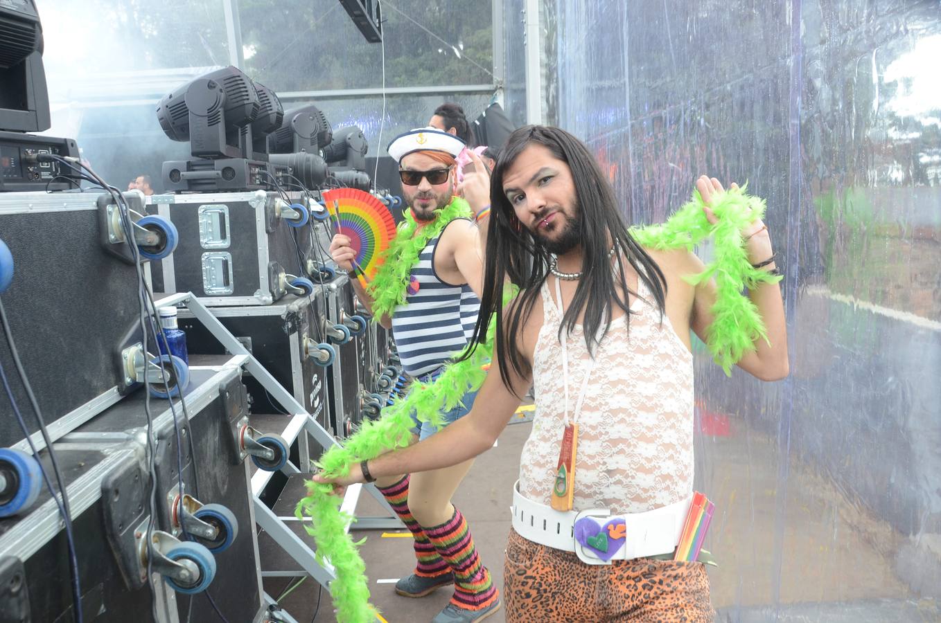 Los Palomos desafían a la lluvia