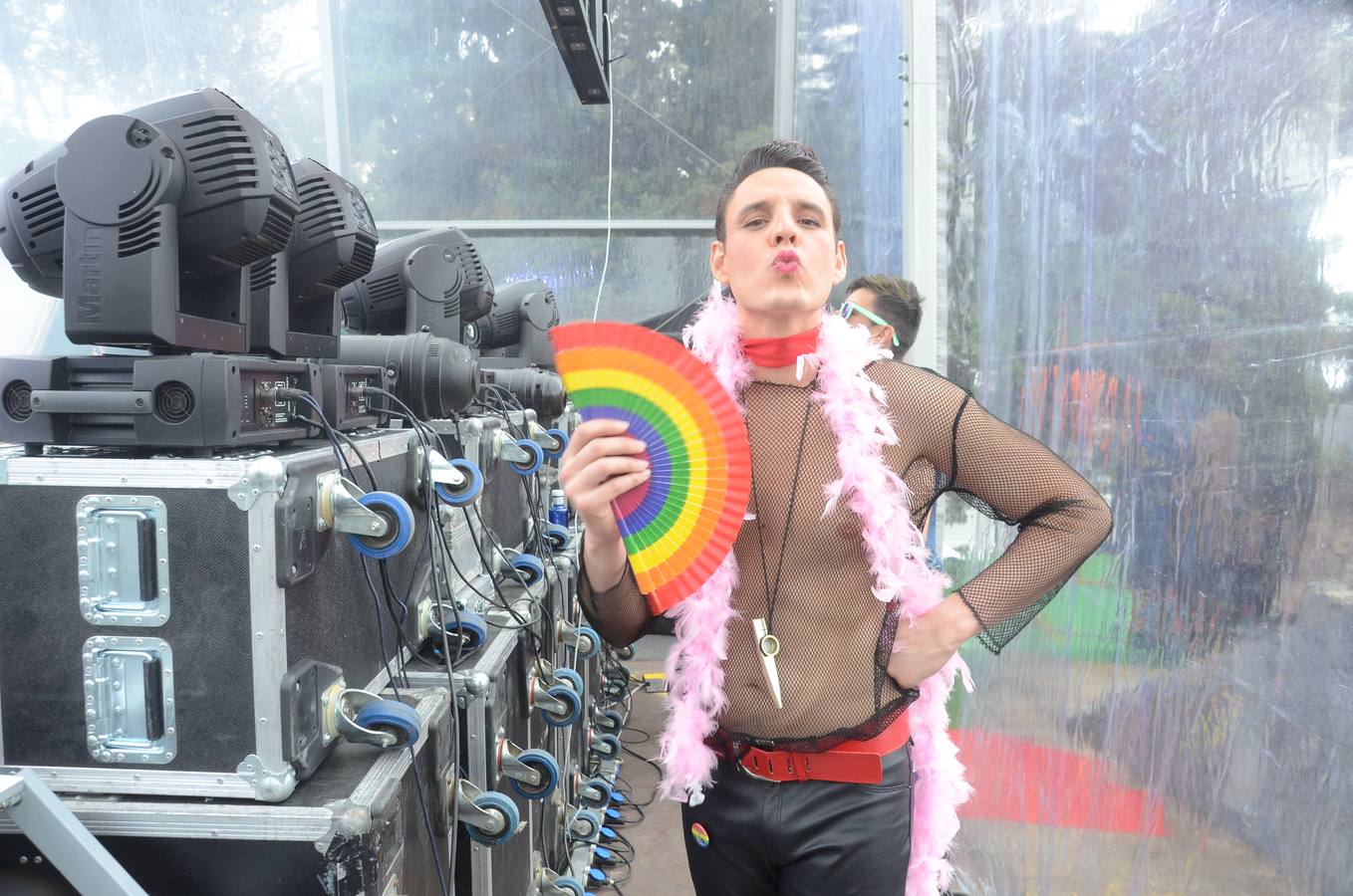 Los Palomos desafían a la lluvia