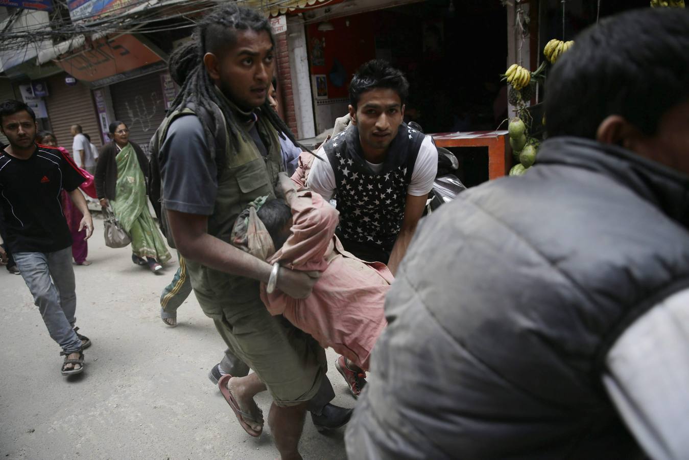 Pánico y dolor en Nepal tras un terremoto de 7,9 grados