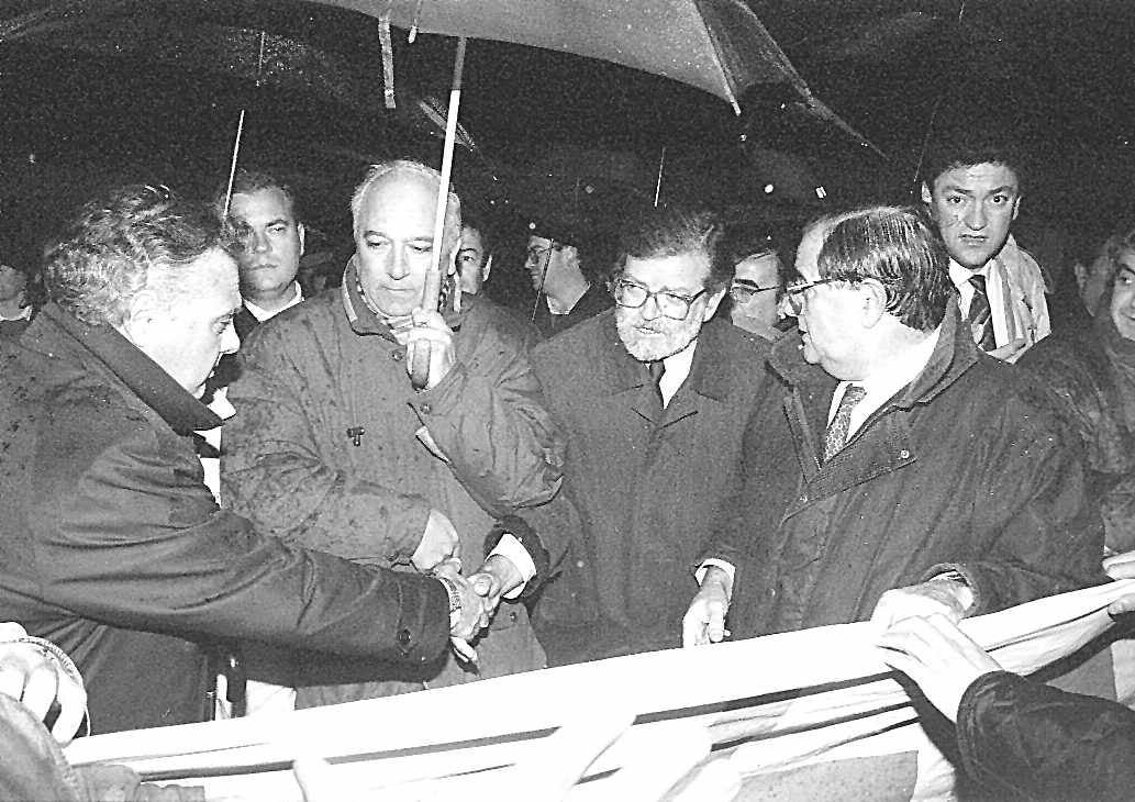 1996-Miguel Celdrán,  Ricardo Luengo, Juan Carlos Rodríguez Ibarra y Luis Ramallo en una manifestación en Badajoz por la libertad de los secuestrados