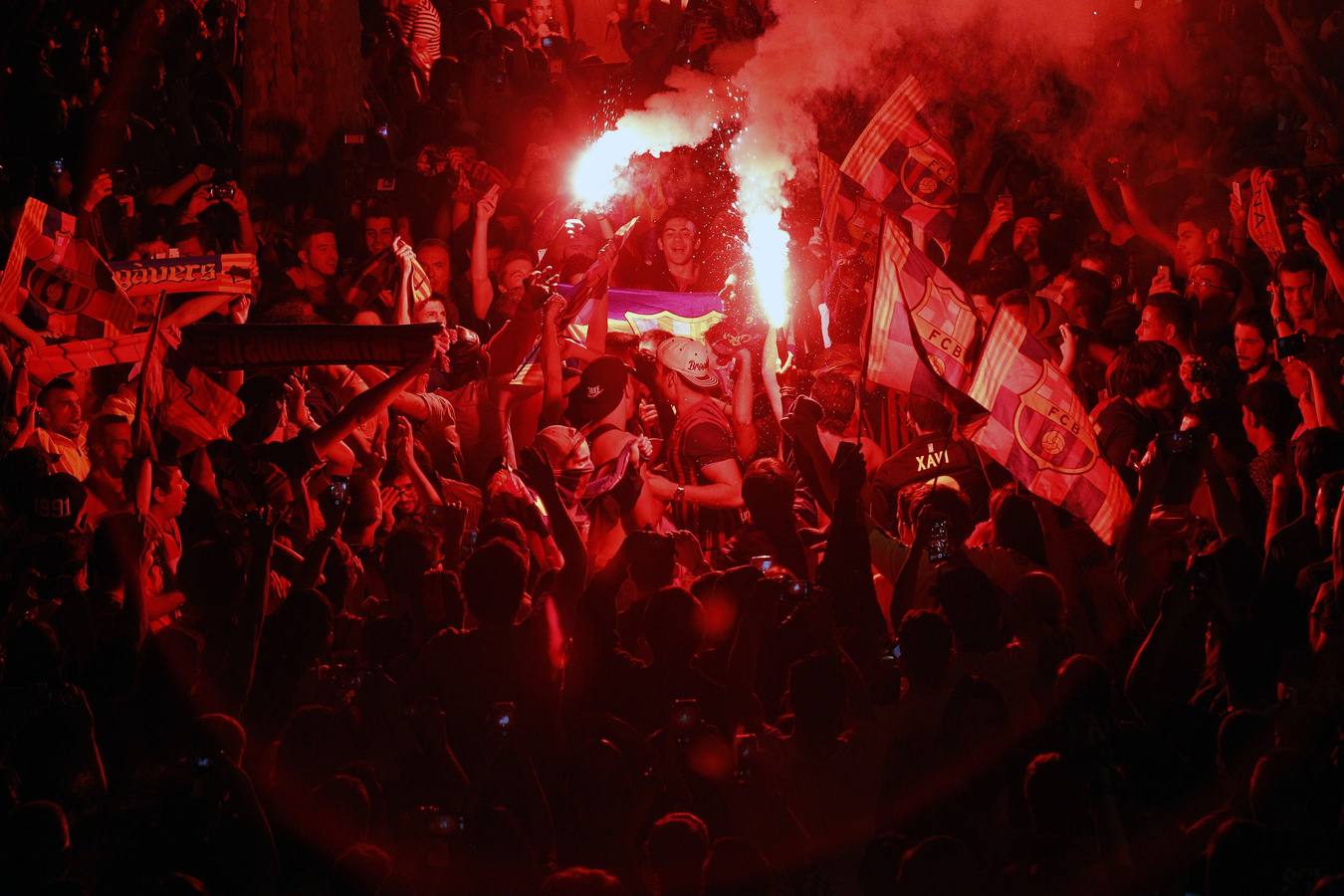 Domingo, 17 de mayo: El Fútbol Club Barcelona se proclama campeón de liga en la jornada 37 frente al Atlético de Madrid, al vencer en el Vicente Calderón por 0-1. Fotografías: Agencias.