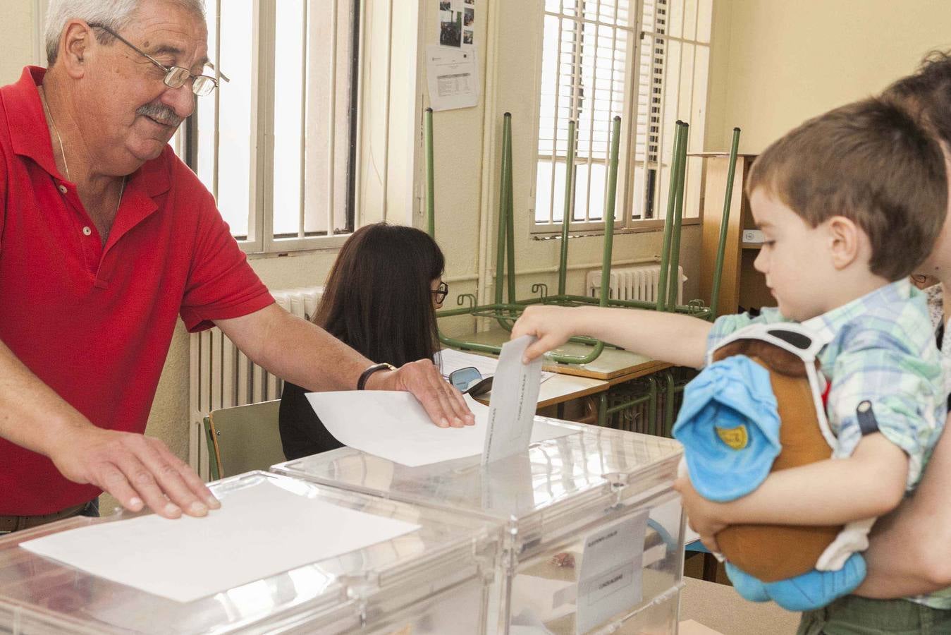 La jornada electoral en Cáceres, en imágenes