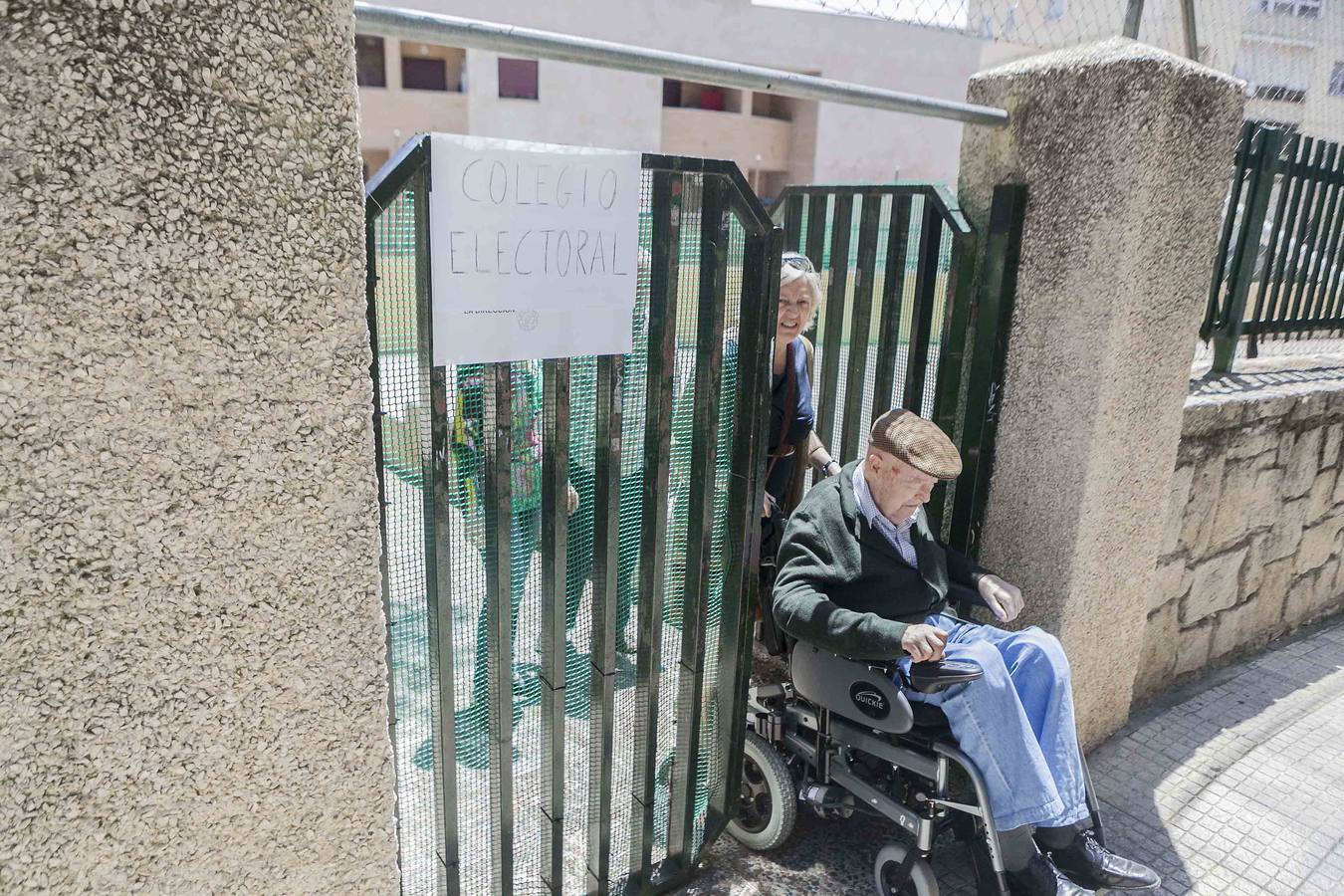 La jornada electoral en Cáceres, en imágenes