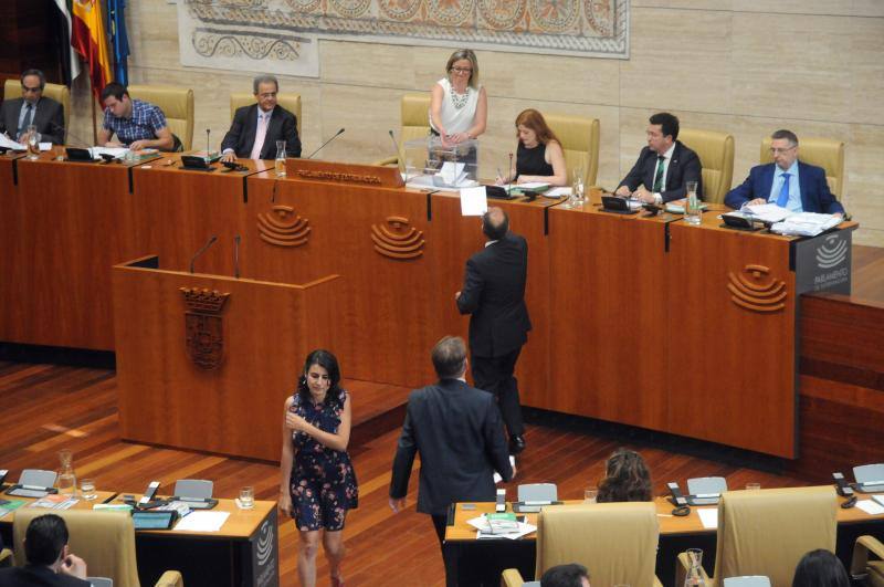 Primera sesión de la Asamblea de Extremadura