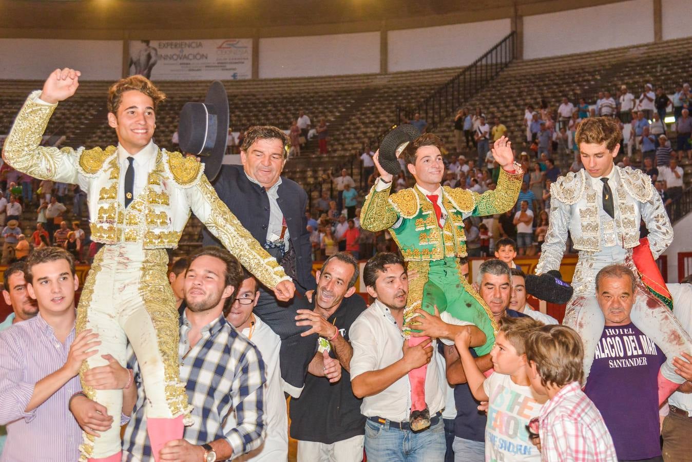 Jueves, 25 de junio: Novillada de la Feria de San Juan. Salieron por la puerta Grande Posada de Maravillas y Ginés Marín. Juan Carlos Carballo se tuvo que conformar con una oreja. Fotografías: JV Arnelas