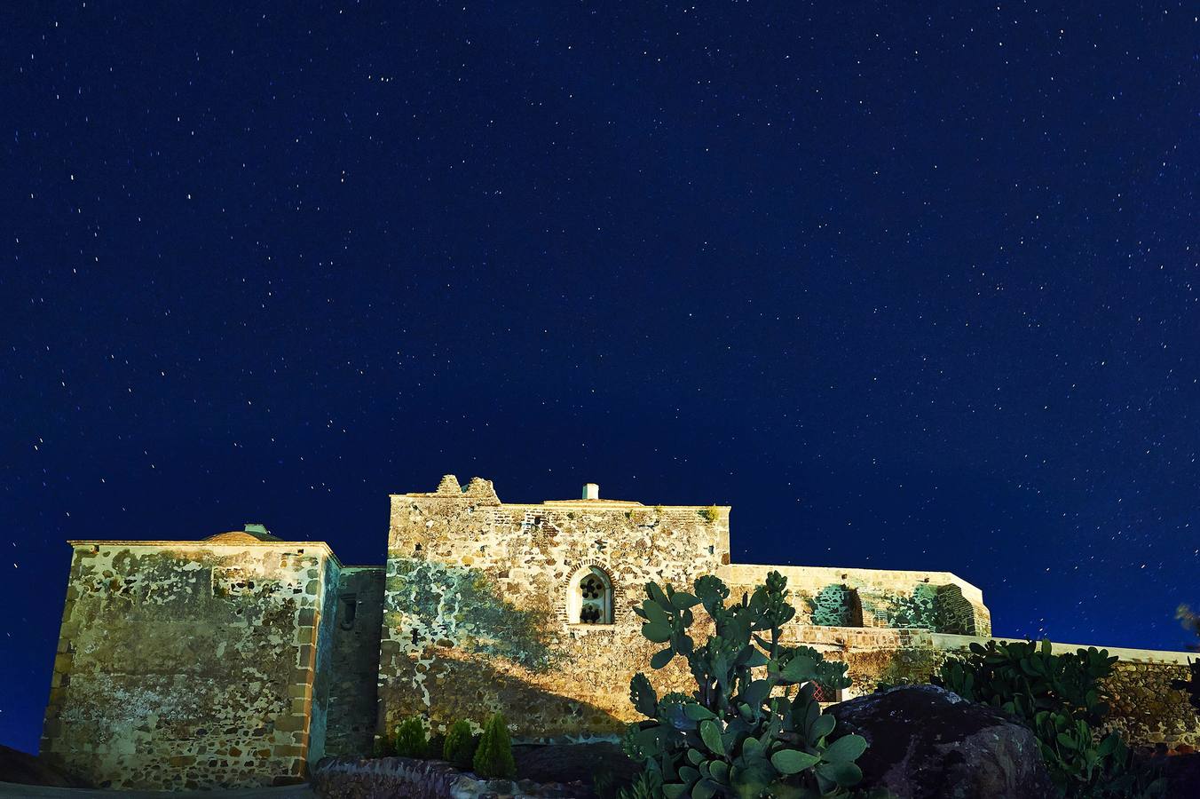 San Juan Bautista bajo las estrellas