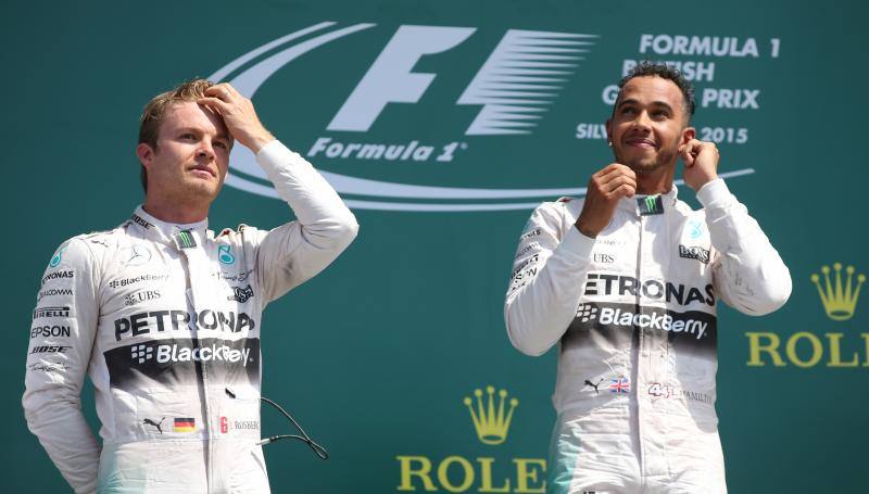 Hamilton gana en Silverstone