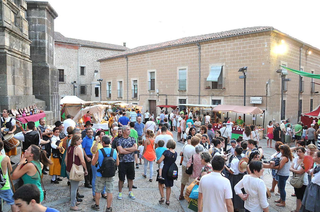 Ambiente en el mercado del Martes Mayor