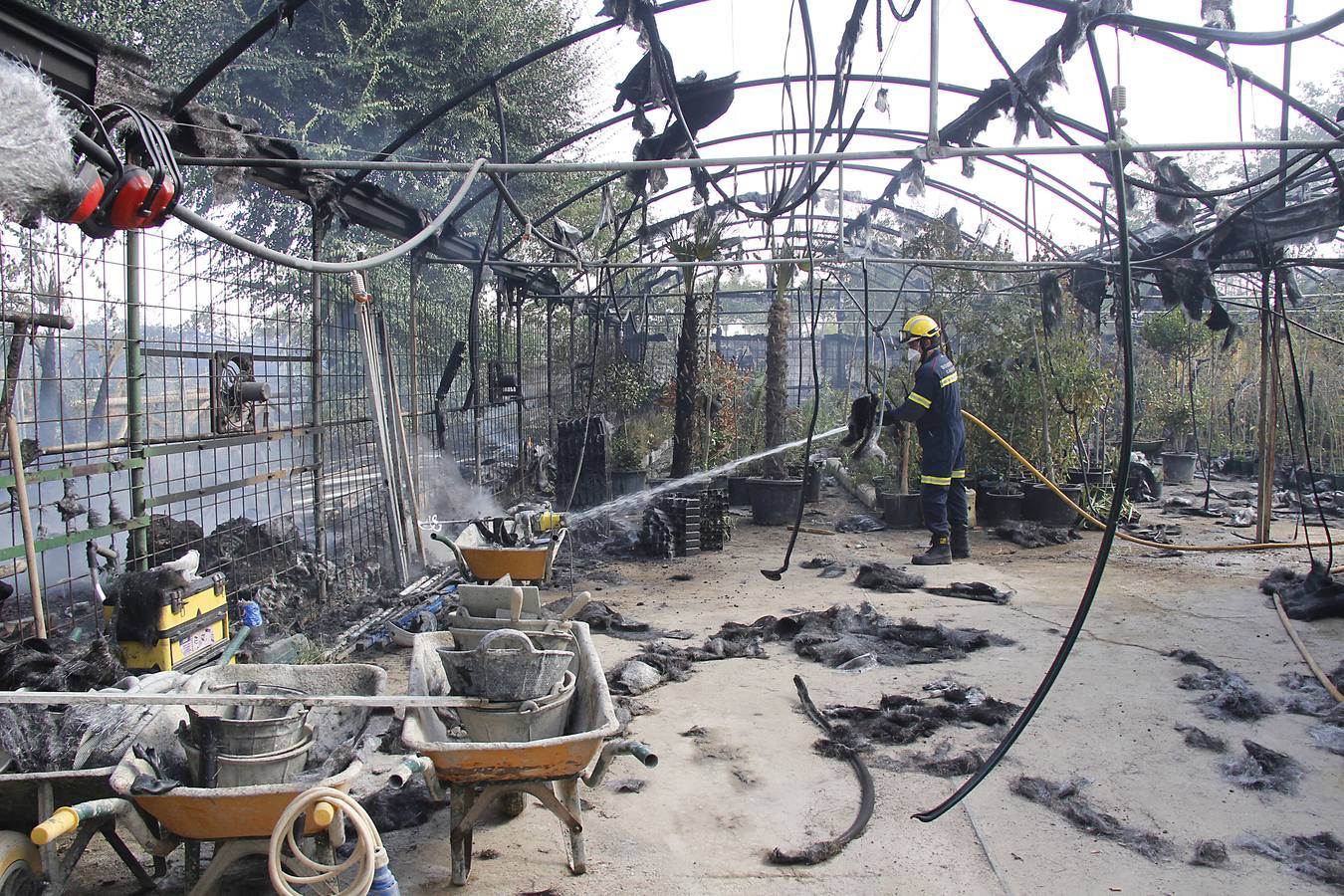 Un incendio arrasa la escuela taller municipal en la Ribera del Marco