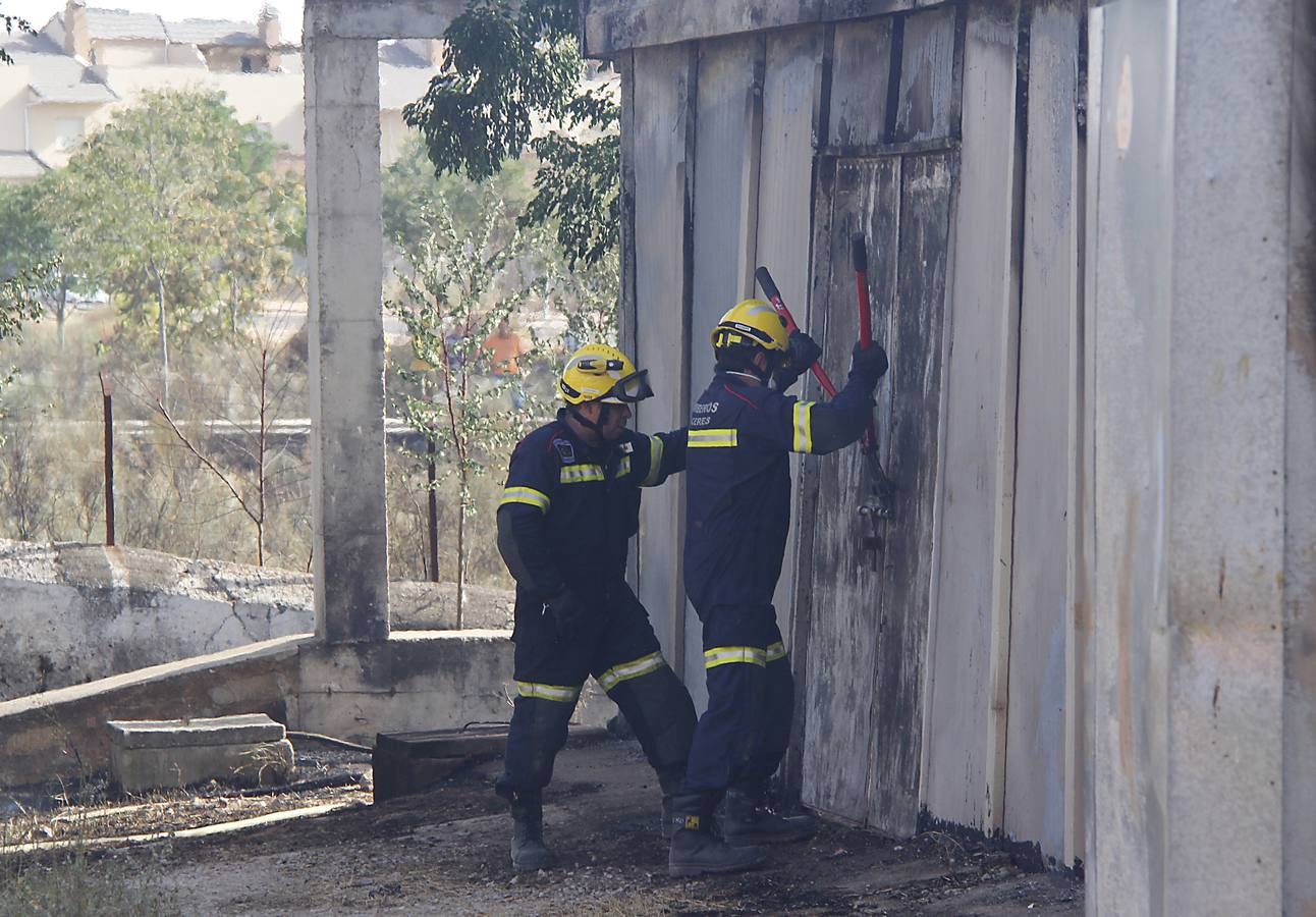 Un incendio arrasa la escuela taller municipal en la Ribera del Marco