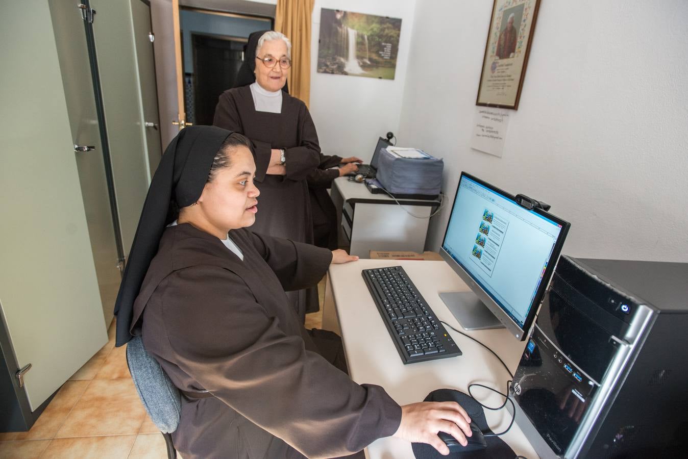 Tras las rejas de clausura