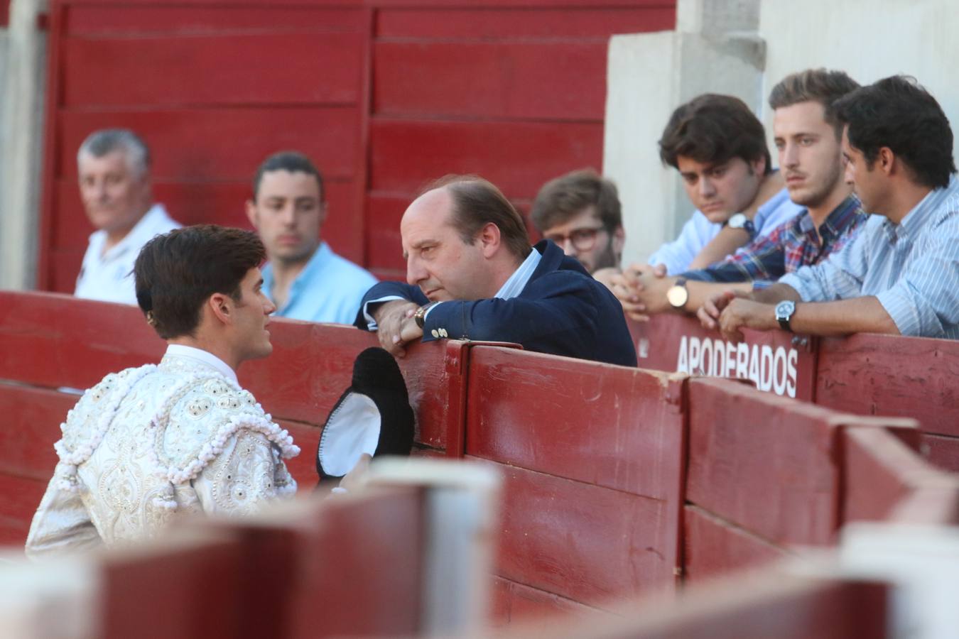 Perera y Garrido salen a hombros en Don Benito tras cortar seis orejas