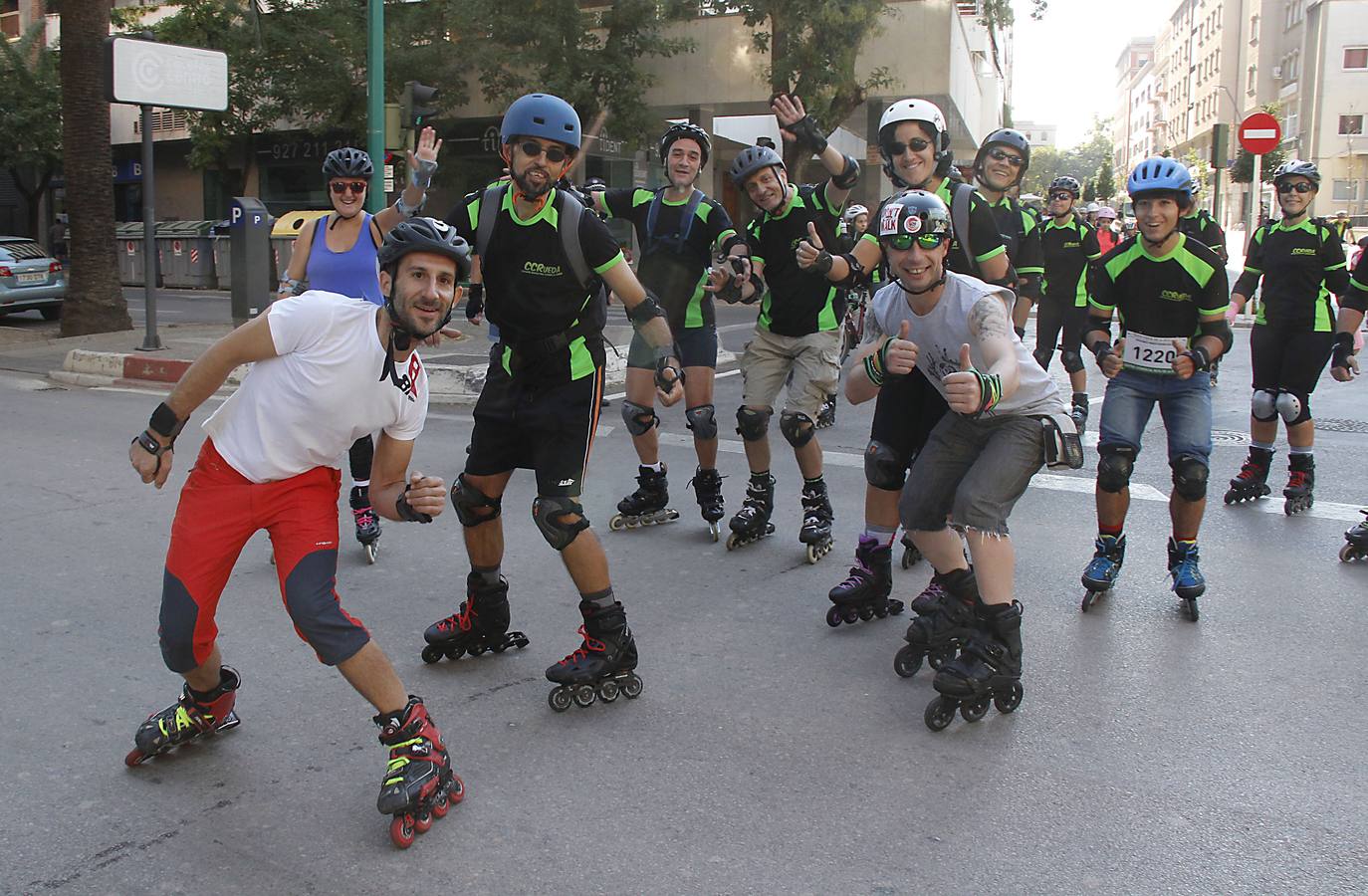 Miles de ciclistas disfrutan de la Fiesta de la Bicicleta