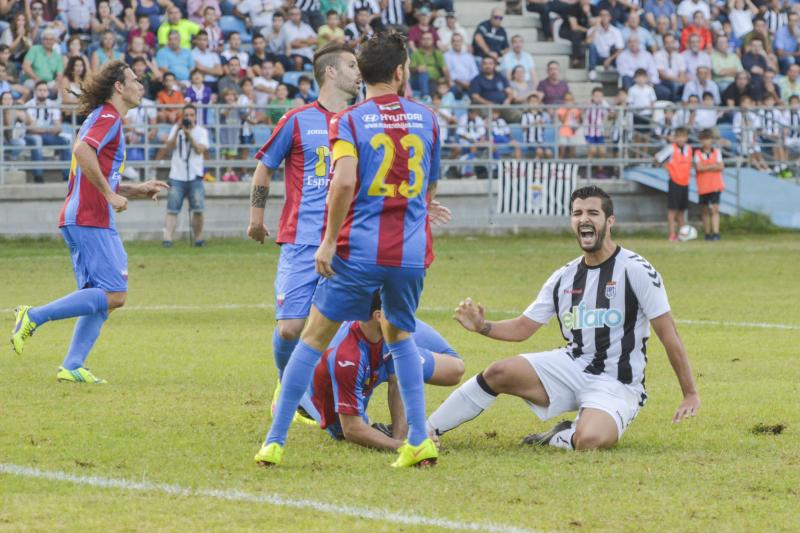 Empate sin goles entre el Badajoz y el Extremadura