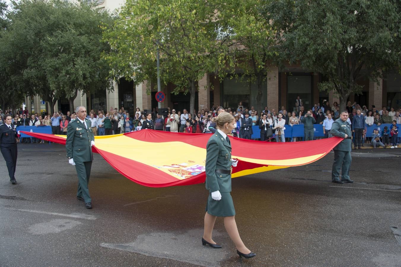 Homenaje a la bandera en Badajoz