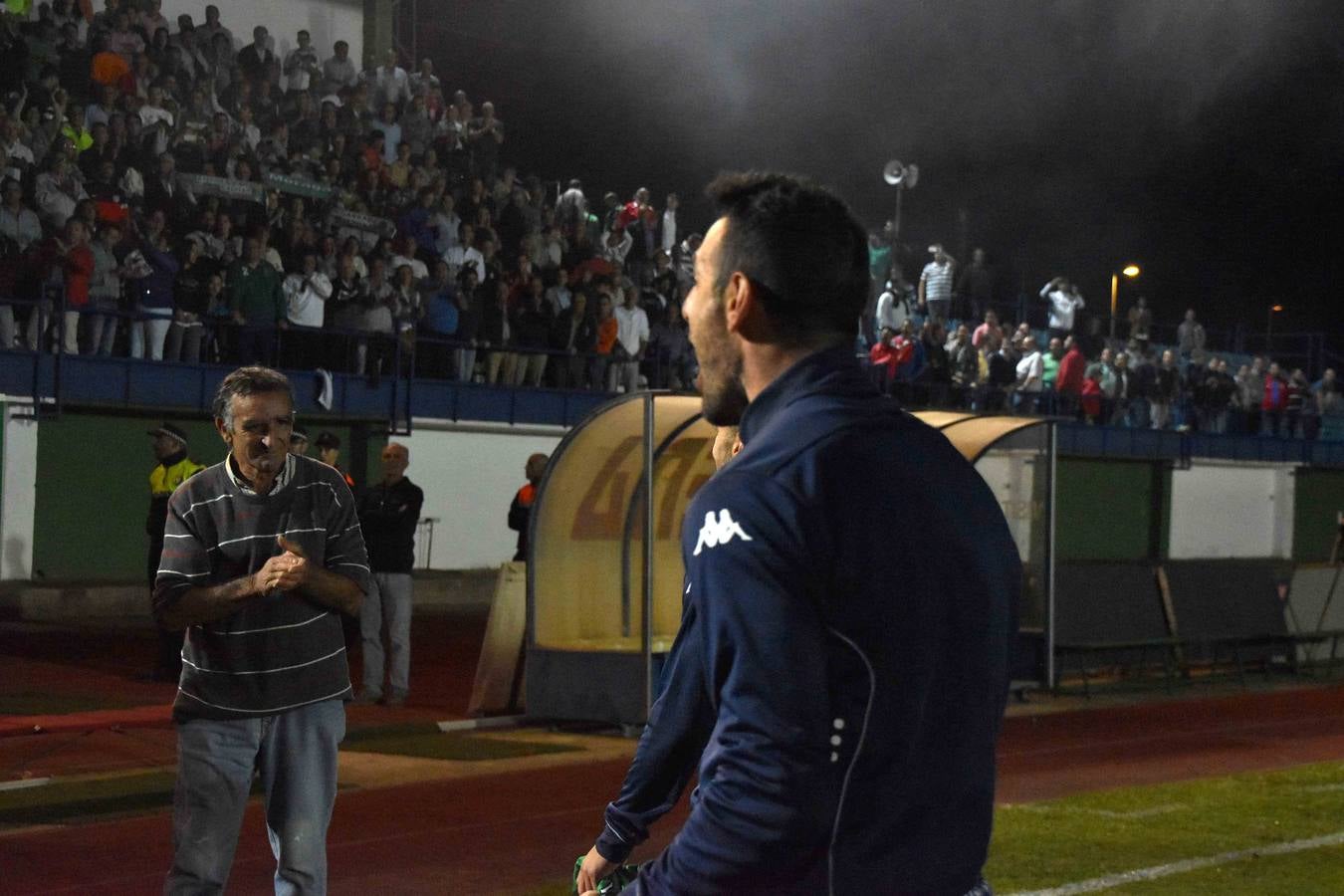 Miércoles, 14 de octubre: El Villanovense consiguió el pase a los dieciseisavos la Copa del Rey. El estadio Romero Cuerda tendrá su regalo de jugar con un grande. Fotografía: Alejandro Calero