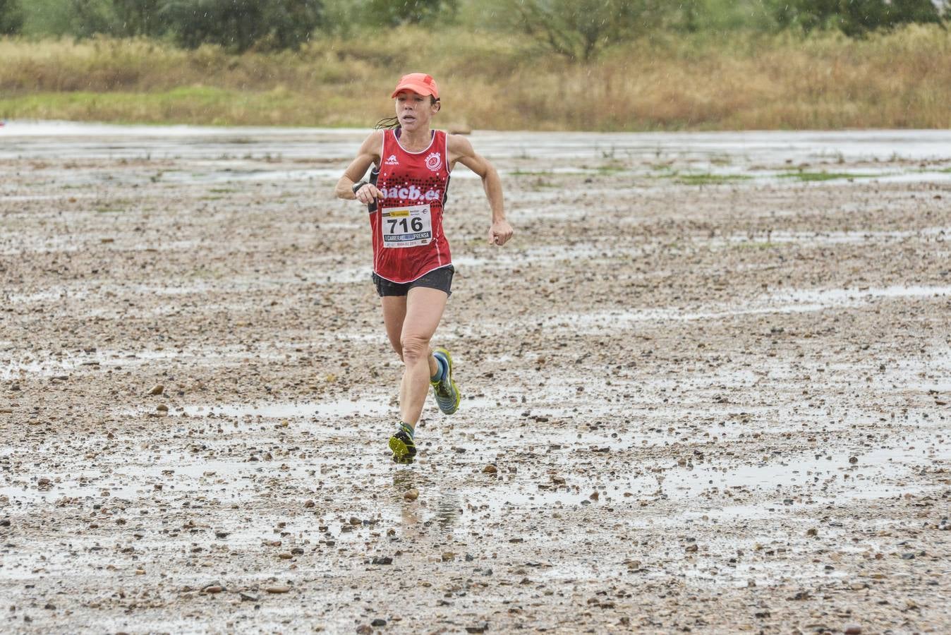 Búscate en las fotos de la I carrera de la prensa de Badajoz