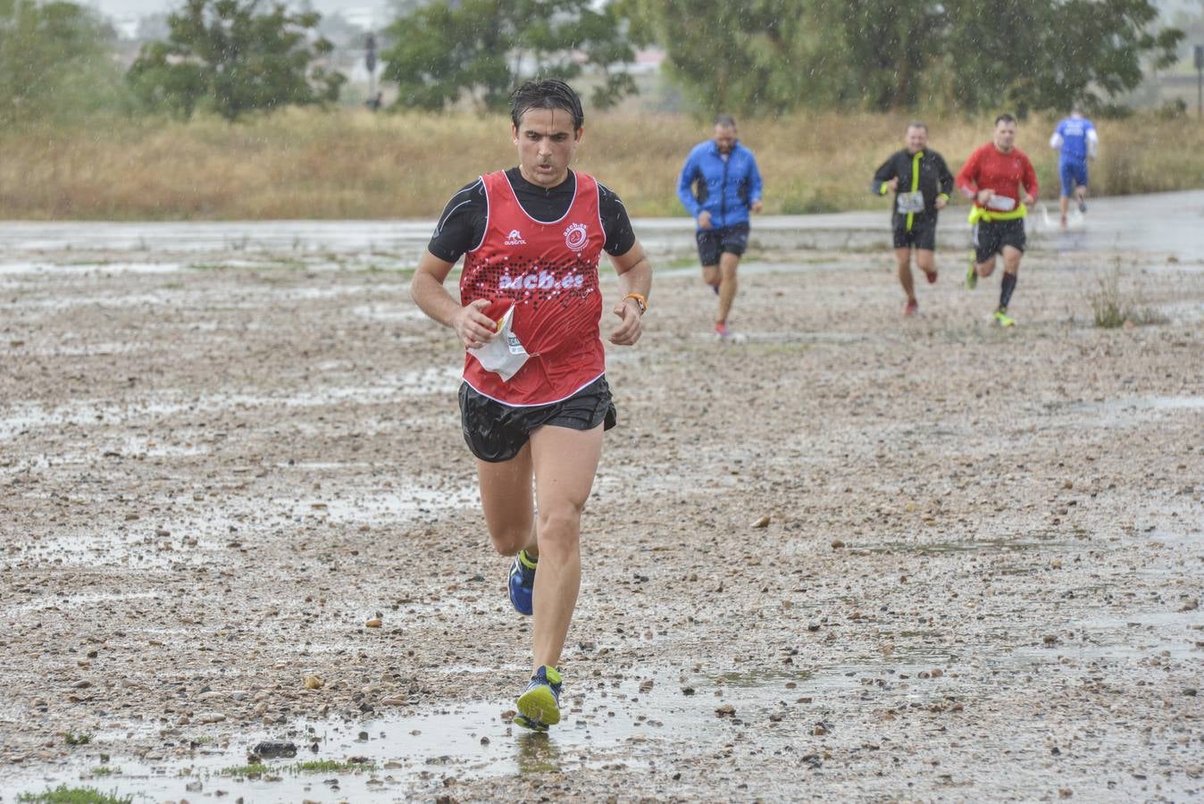 Búscate en las fotos de la I carrera de la prensa de Badajoz