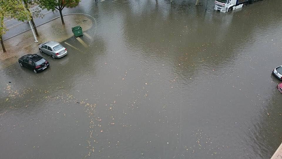 Domingo, 18 de octubre: Don Benito fue la población de España que más agua acumuló con 93,2 litros por metro cuadrado, aunque no hubo que lamentar ningún daño persona. Fotografía: Alejandro Caler