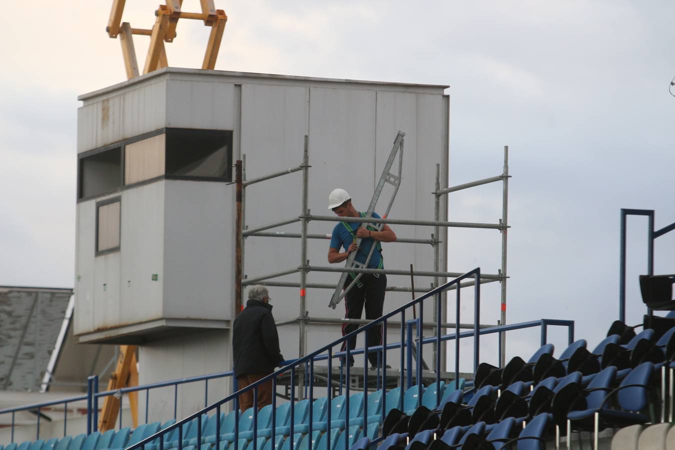 El Villanovense prepara a destajo su estadio para el partido contra el Barça