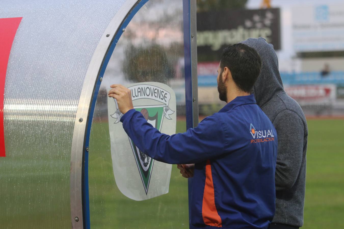 El Villanovense prepara a destajo su estadio para el partido contra el Barça