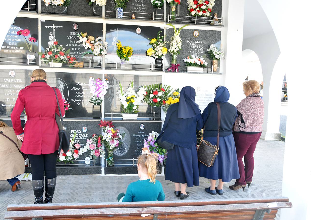 Día de Todos los Santos en el cementerio de Plasencia