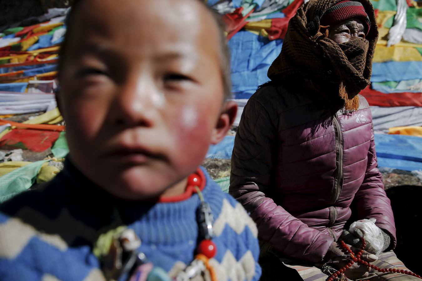 Los tibetanos visitan el lago Namtso