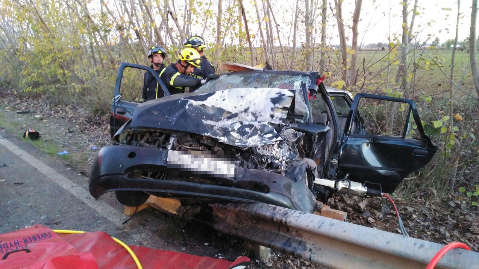 Dos heridos graves en un accidente entre Montijo y Torremayor