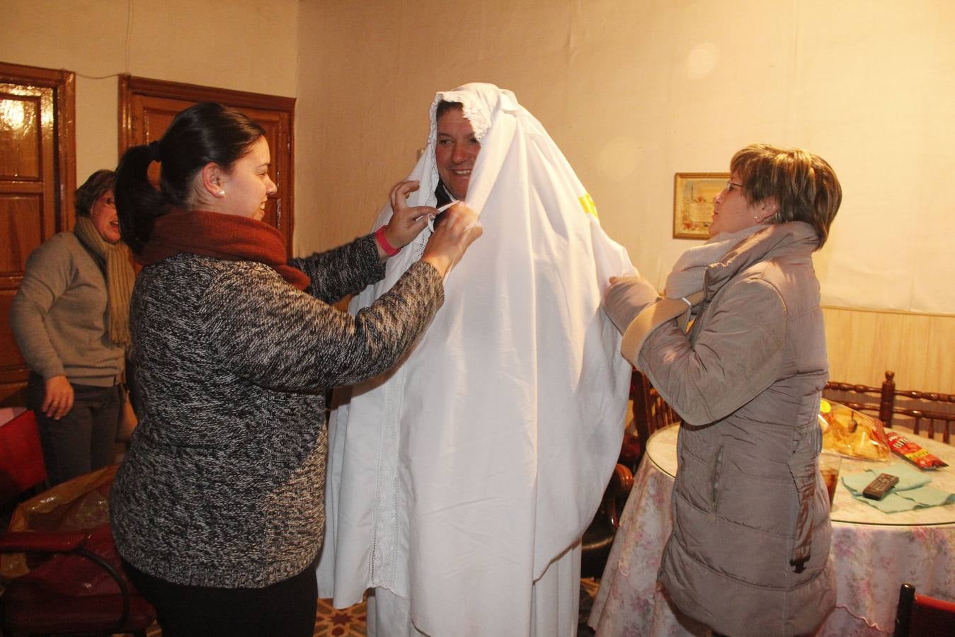 Torrejoncillo celebra su encamisá