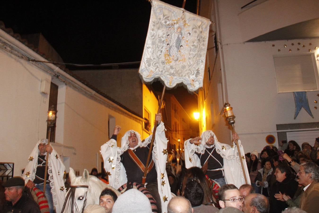 Torrejoncillo celebra su encamisá