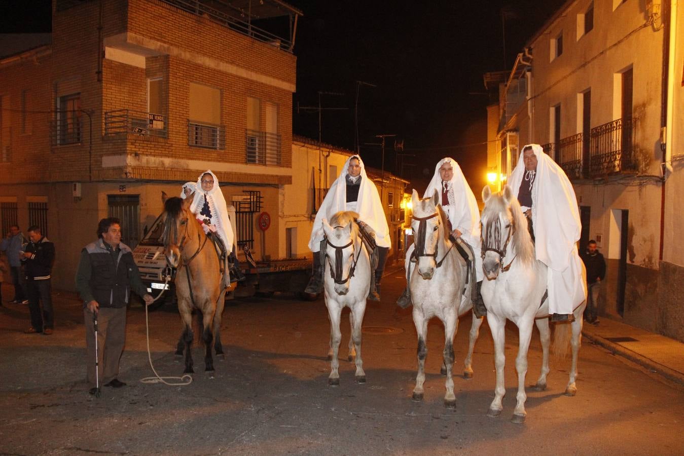 Torrejoncillo celebra su encamisá