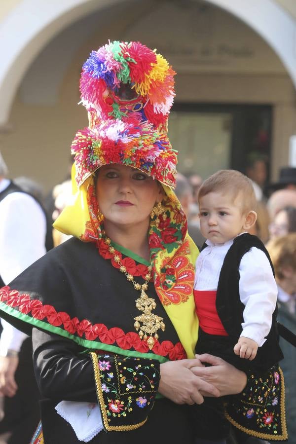 Santa Eulalia procesiona desde la Concatedral de Mérida