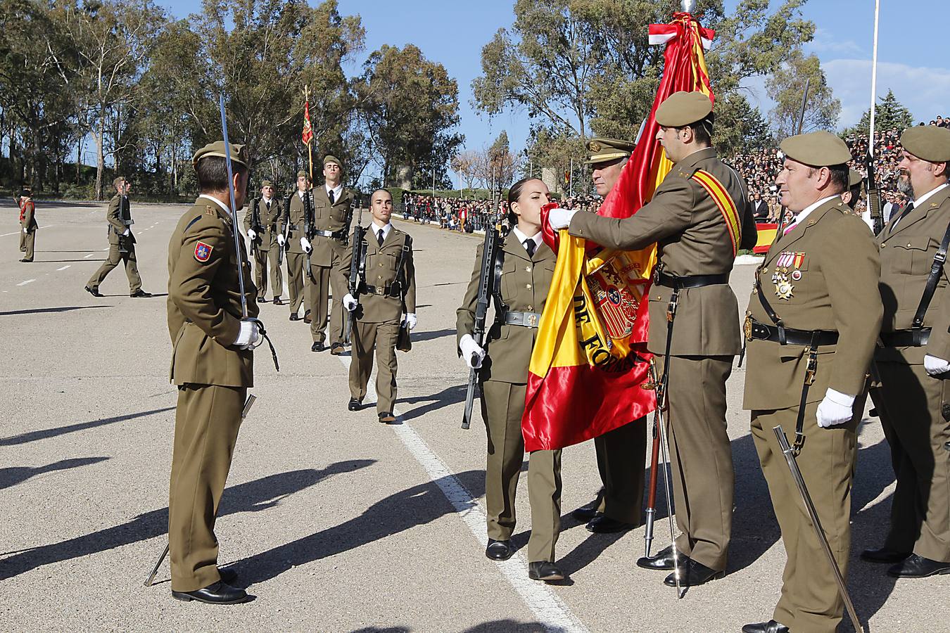 599 jóvenes soldados juran bandera en Cáceres