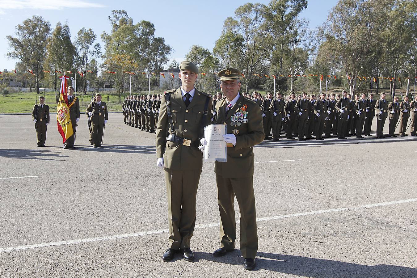 599 jóvenes soldados juran bandera en Cáceres