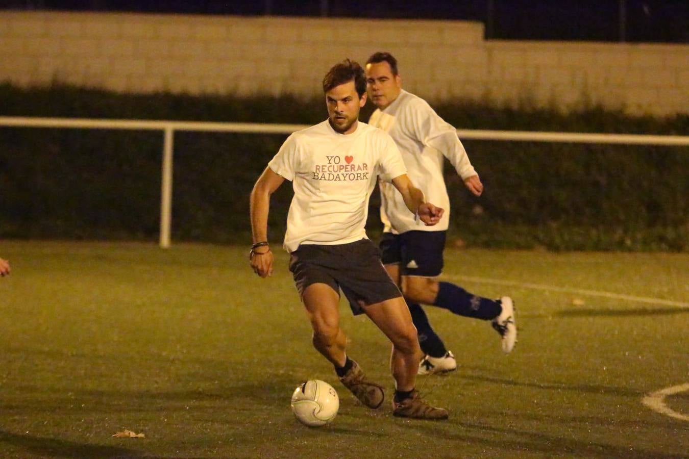 Lunes, 28 de diciembre: Triangular benéfico de fútbol en el Complejo Polideportivo de Las Abadías de Mérida en el que participaron políticos, periodistas y socios y voluntarios de la asociación de protección de animales, ACUDAME. Fotografías: JM Romero