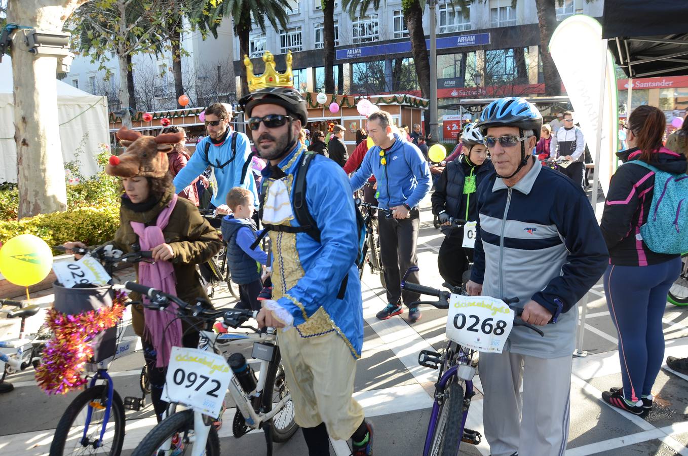Sábado, 2 de enero: La quinta edición de la Ciclocabalgata de Badajoz desbordó las expectativas de la organización por el número de asistentes. Fotografías: Casimiro Moreno