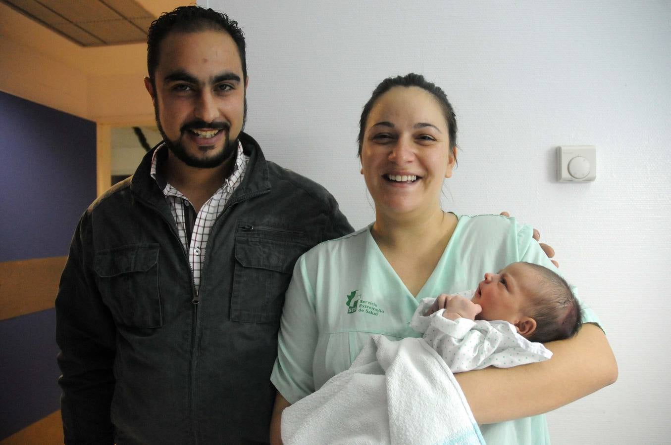 Viernes, 1 de enero: Nahia, Jairo, Ainhoa y Elsa fueron los primeros niños extremeños en nacer en 2016. Daniel fuel el último en 2015. Fotografías: HOY