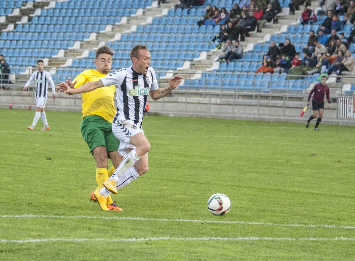 El CD Badajoz empata con el Olivenza