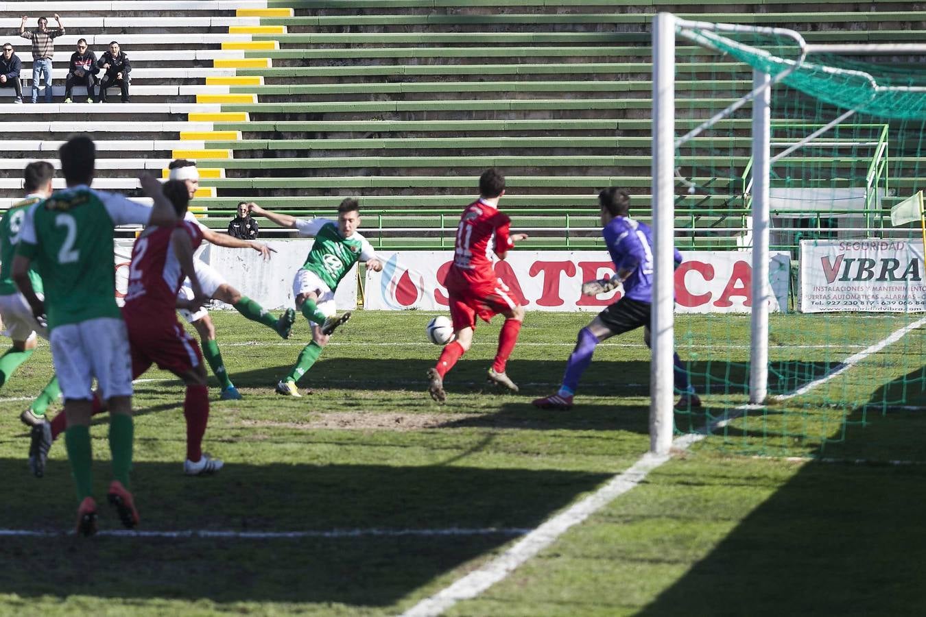 Cacereño 0- Somozas 2