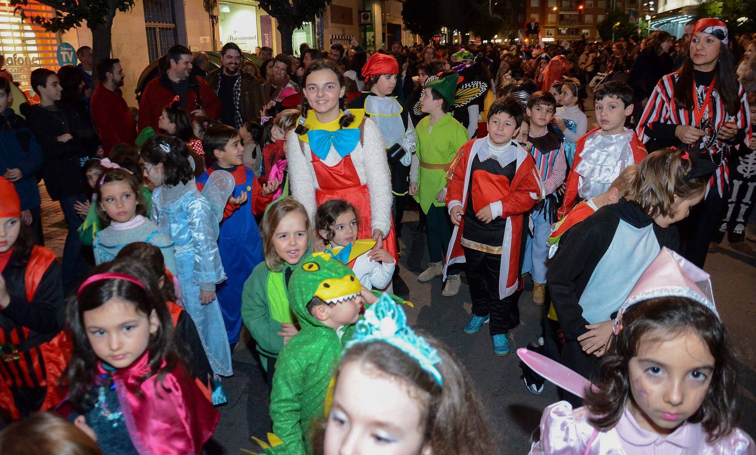 Sábado, 23 de enero. La quema del Marimanta de Santa Marina, que representaba a Pujoy Mas, puso el punto de partida del Carnaval de Badajoz. Fotografías: Casimiro Moreno.