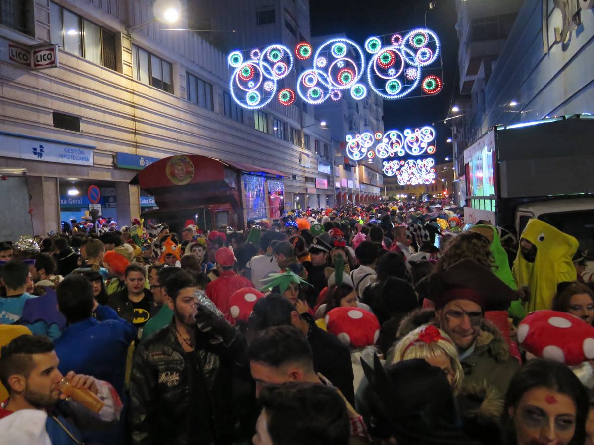 Noche de sábado de Carnaval en Badajoz
